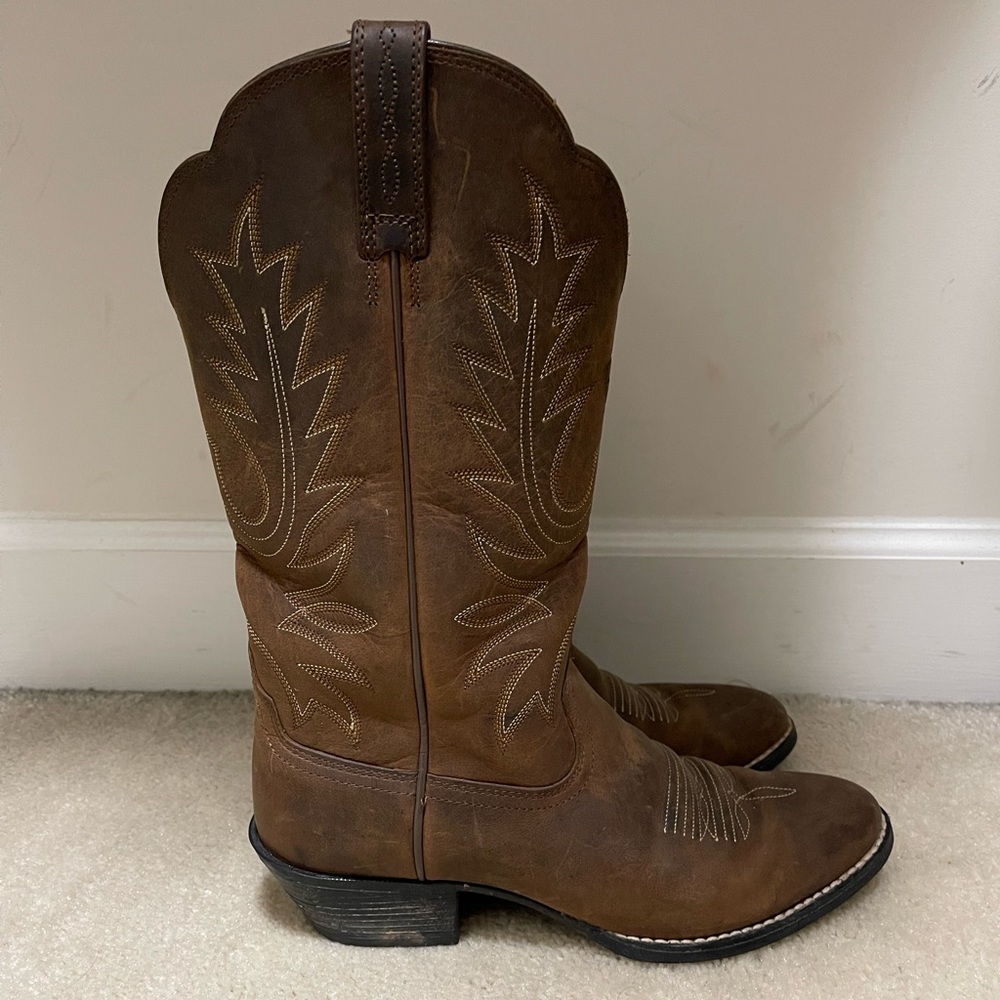 Women’s Ariat Heritage Cowboy Boots Size 6.5 C Width